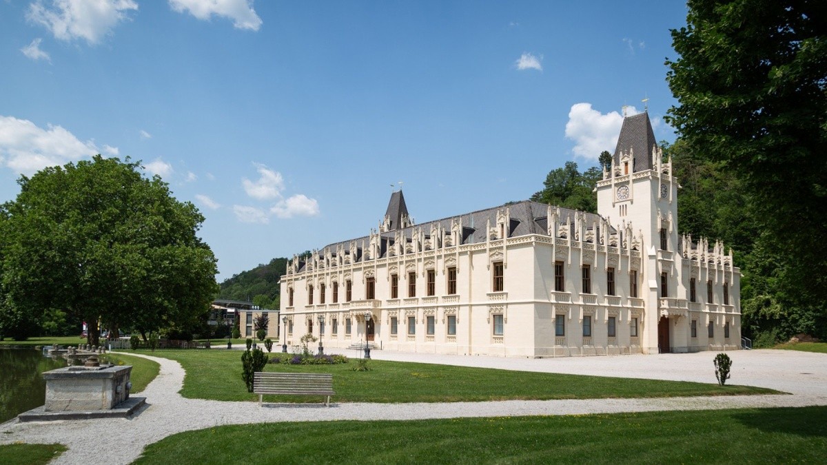 Schloss Hernstein