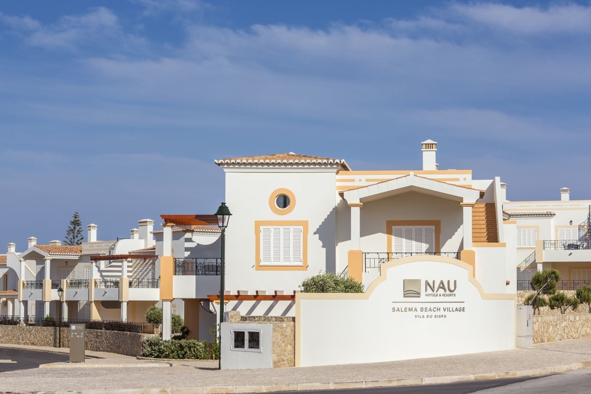 Nau Salema Beach Village