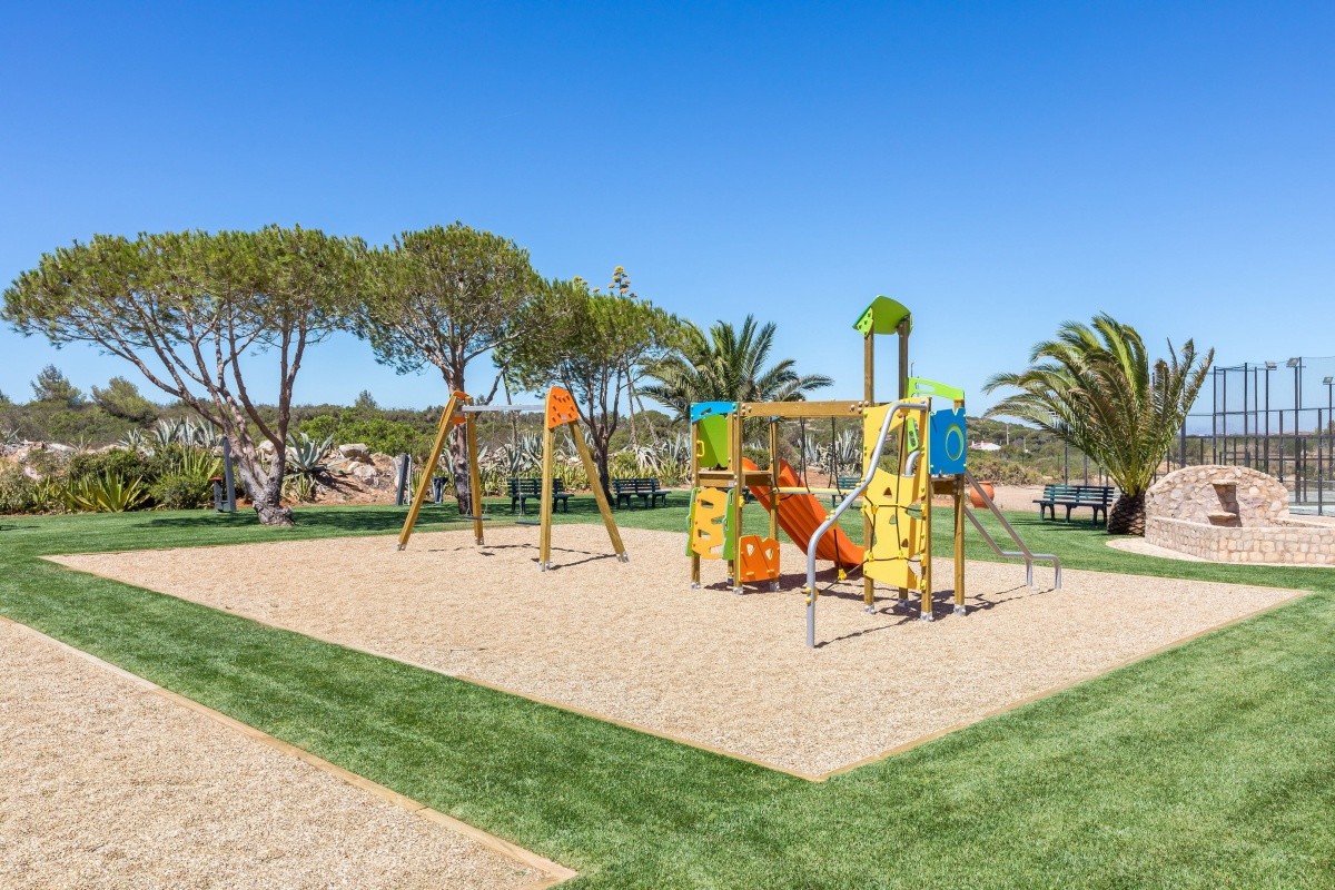 Nau Salema Beach Village