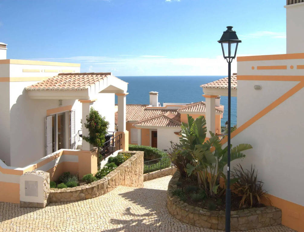 Nau Salema Beach Village