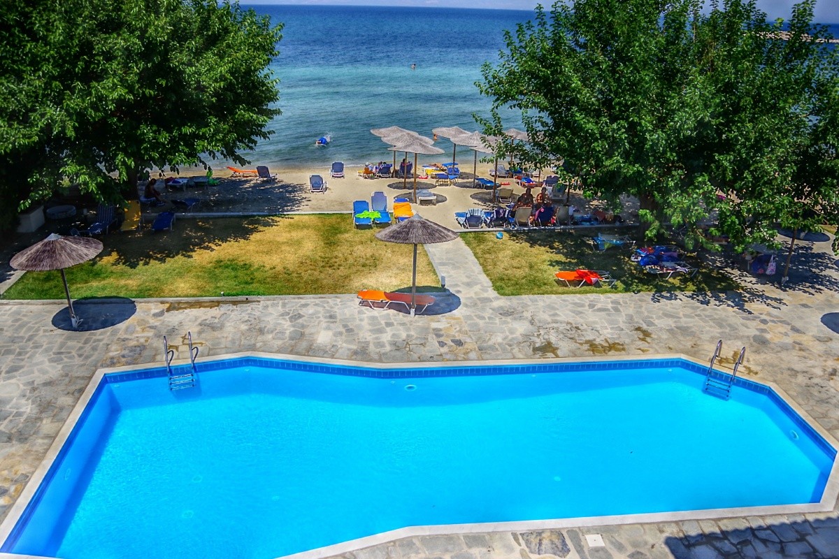 Rachoni Beach & Resort