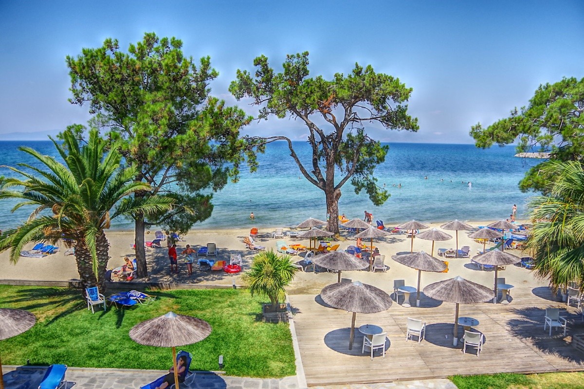 Rachoni Beach & Resort