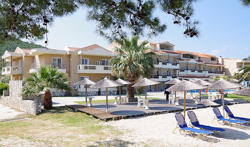 Rachoni Beach & Resort