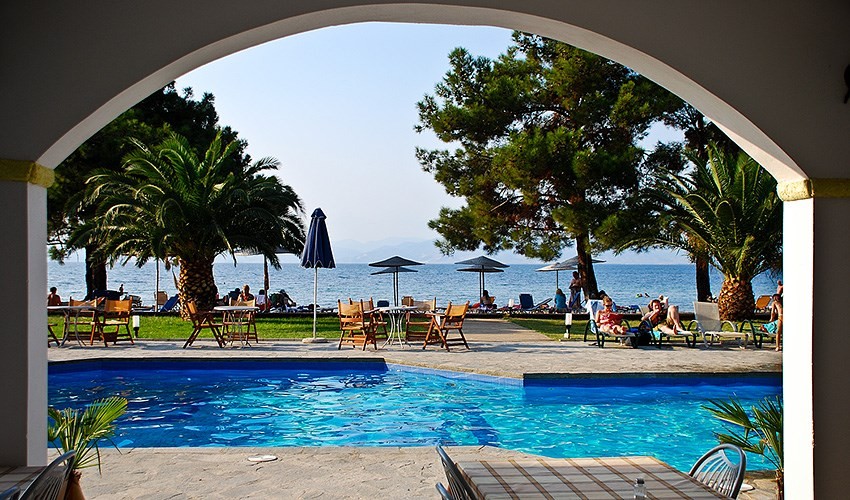 Rachoni Beach & Resort