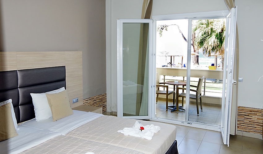 Rachoni Beach & Resort