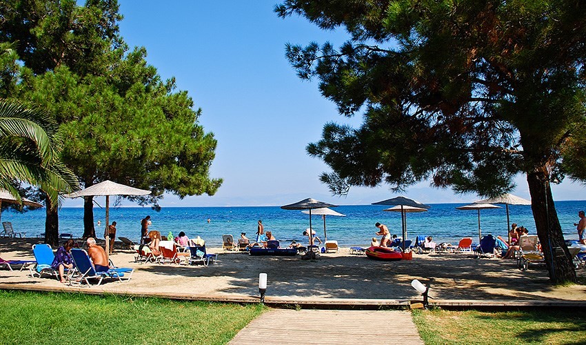 Rachoni Beach & Resort