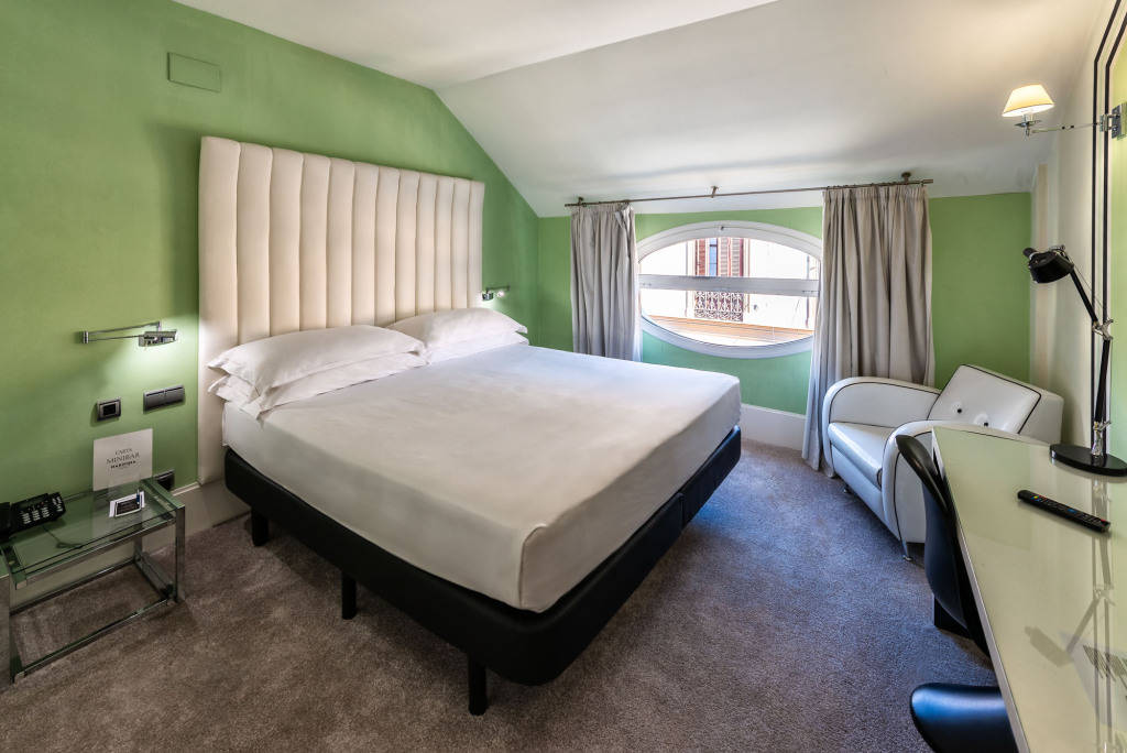 Mariposa Hotel