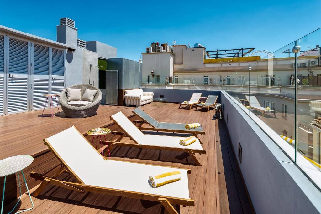 Mariposa Hotel