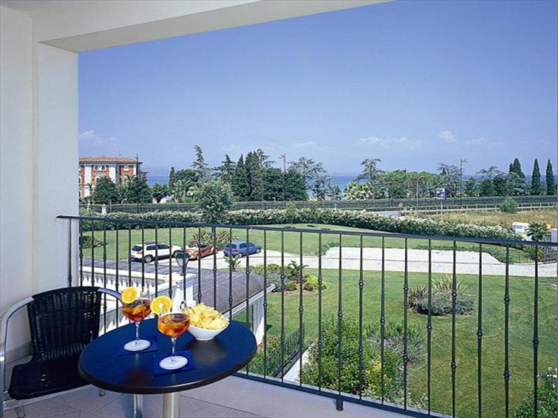Palace (Desenzano Del Garda)