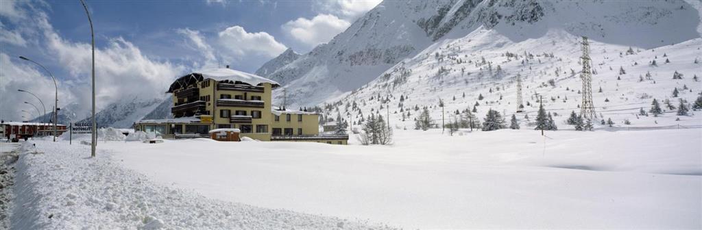 5denní zájezd s dopravou, polopenzí a skipasem v ceně – Hotel Dolomiti