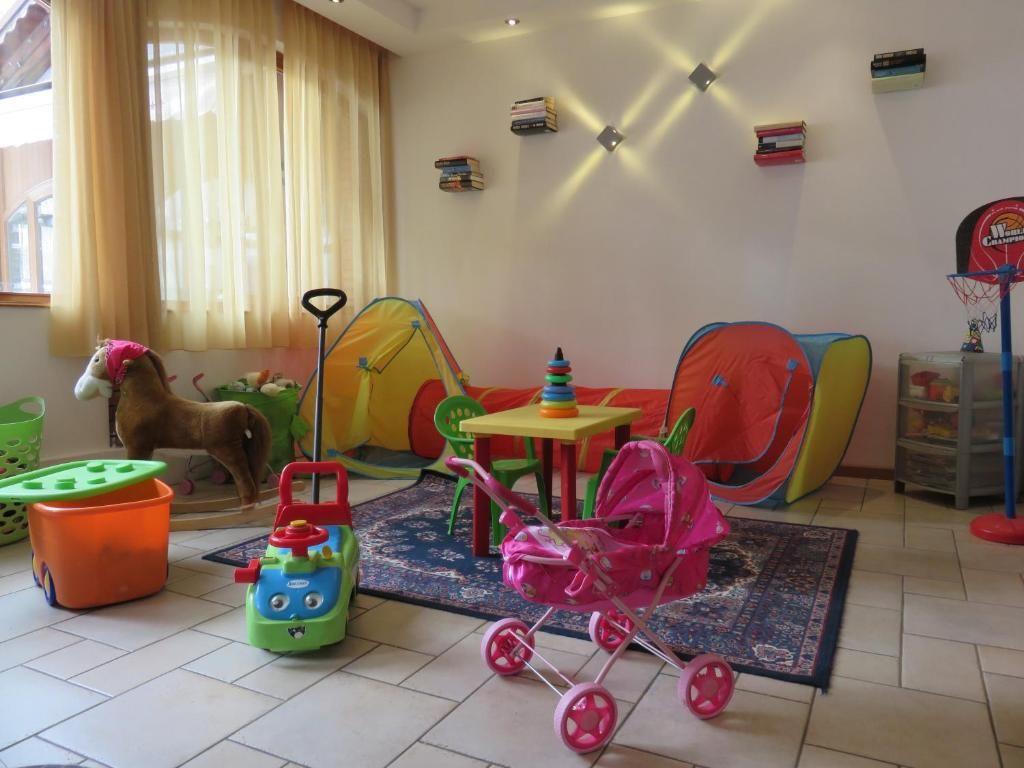 6denní velikonoční zájezd s polopenzí a skipasem – hotel Alle Rose