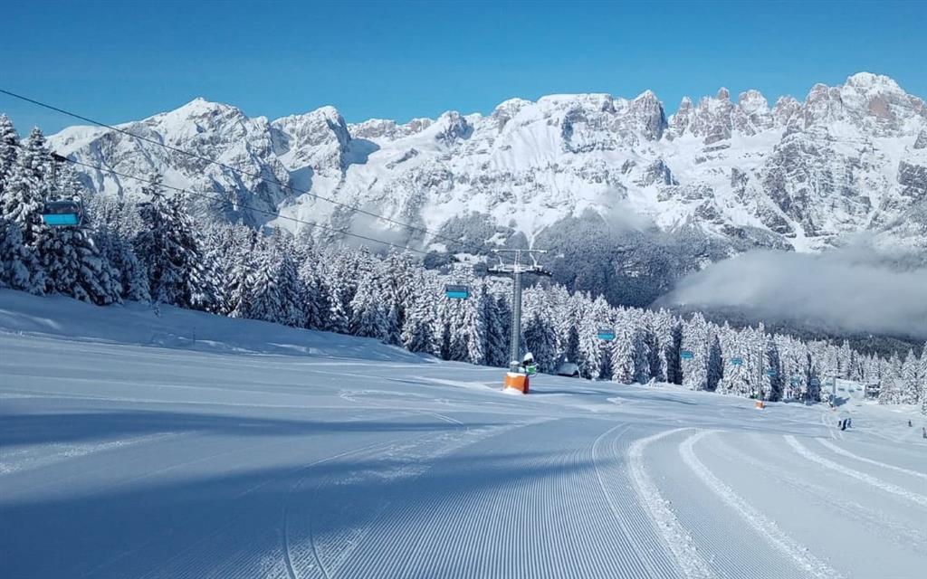 6denní velikonoční zájezd s polopenzí a skipasem – hotel Alle Rose