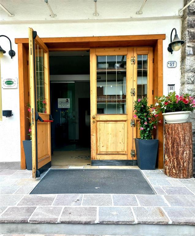 6denní velikonoční zájezd (denní přejezd) s polopenzí a skipasem – hotel Orsa Maggiore