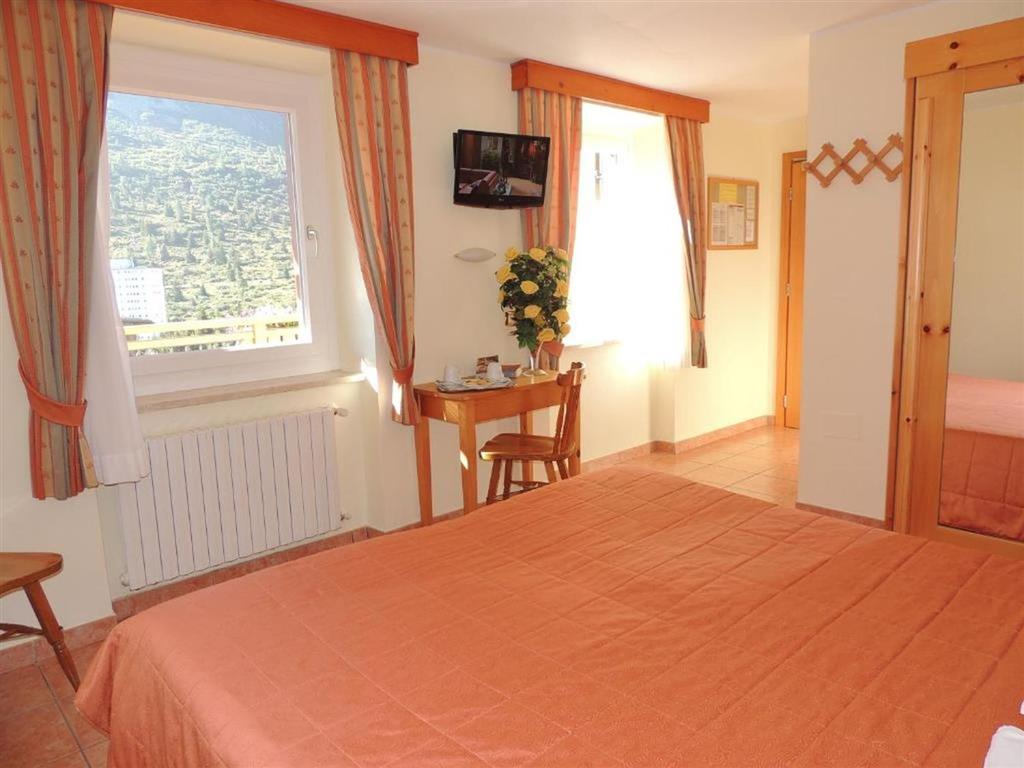 6denní zájezd (denní přejezd) s dopravou, polopenzí a skipasem v ceně – hotel Eden