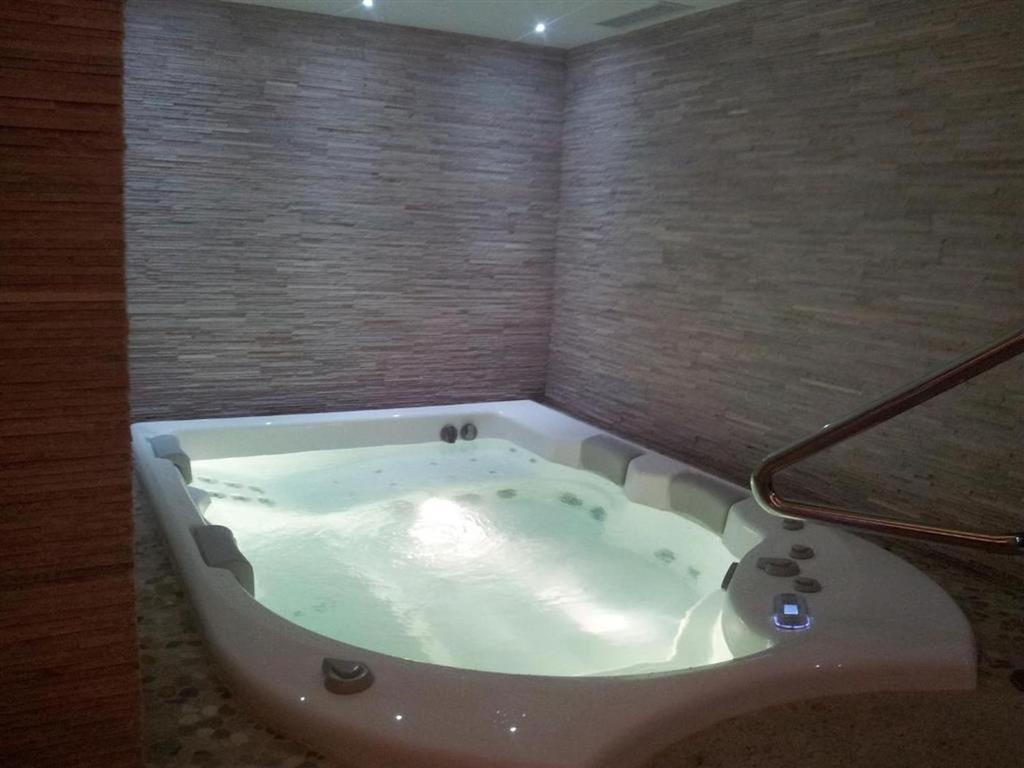 6denní zájezd (denní přejezd) s dopravou, polopenzí a skipasem v ceně – hotel Eden