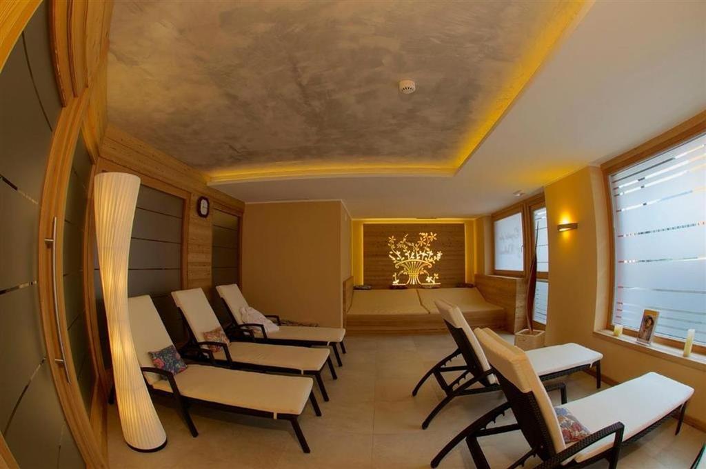 6denní zájezd (denní přejezd) s dopravou, polopenzí a skipasem v ceně – hotel Eden
