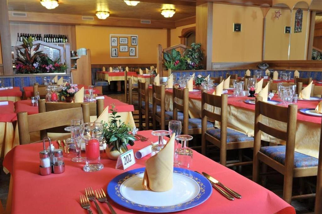 6denní zájezd (denní přejezd) s dopravou, polopenzí a skipasem v ceně – hotel Eden