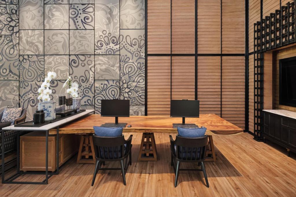 Four Points By Sheraton Phuket Patong Beach Resort