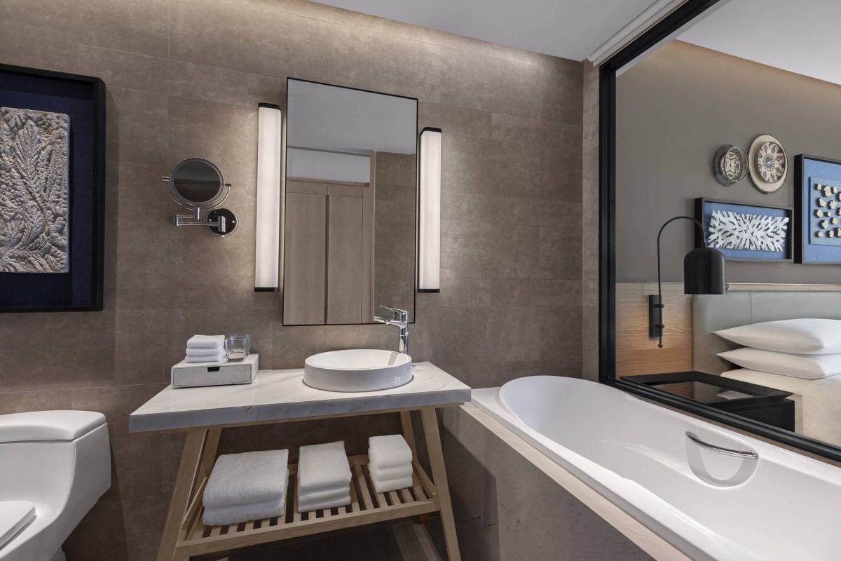 Four Points By Sheraton Phuket Patong Beach Resort
