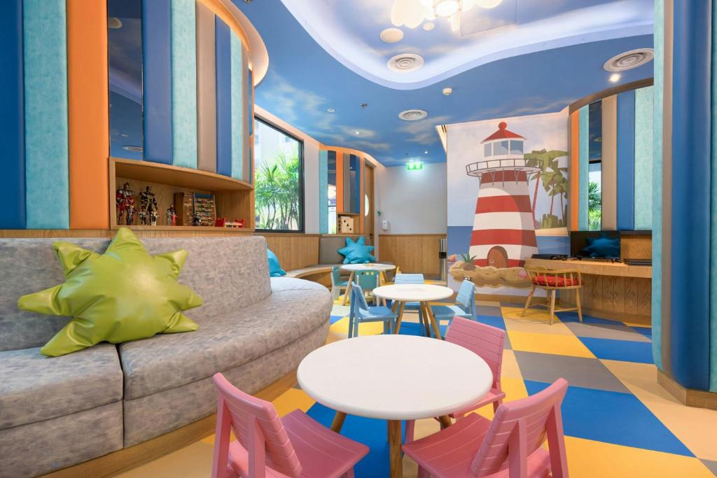 Four Points By Sheraton Phuket Patong Beach Resort