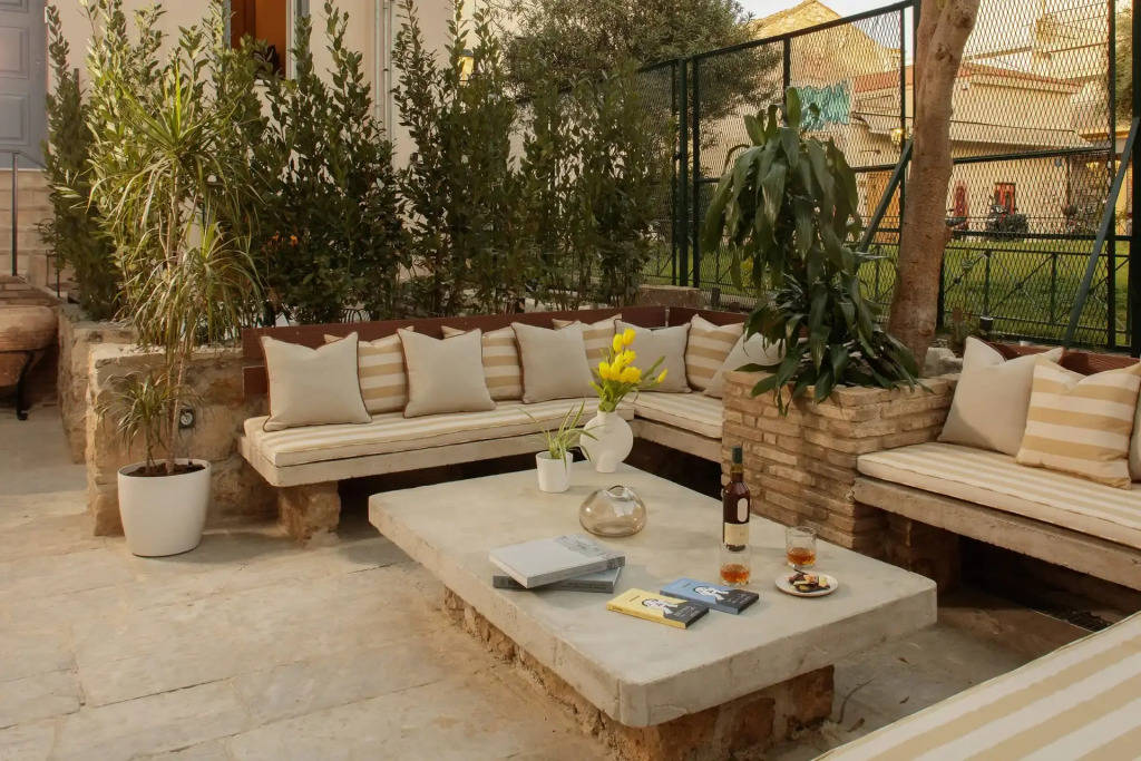 La Divina Aria Hotels