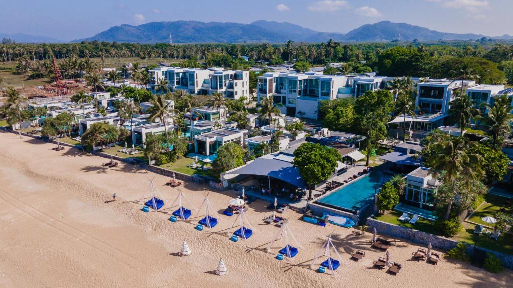 Aleenta Phuket Resort