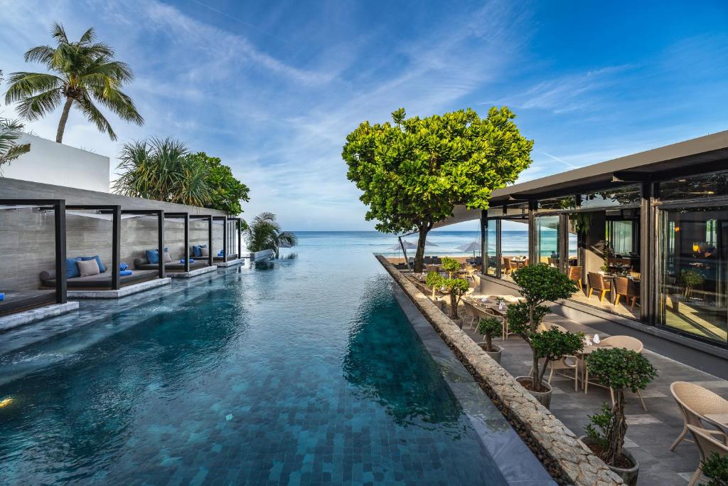 Aleenta Phuket Resort