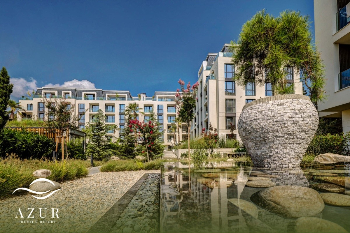 Azur Premium Resort