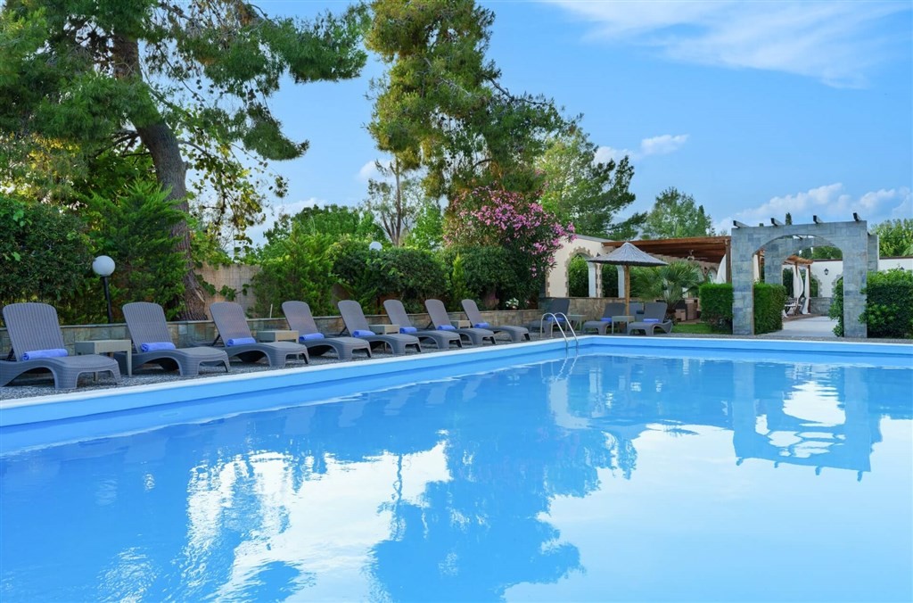 Stefania Beach (Amarynthos)
