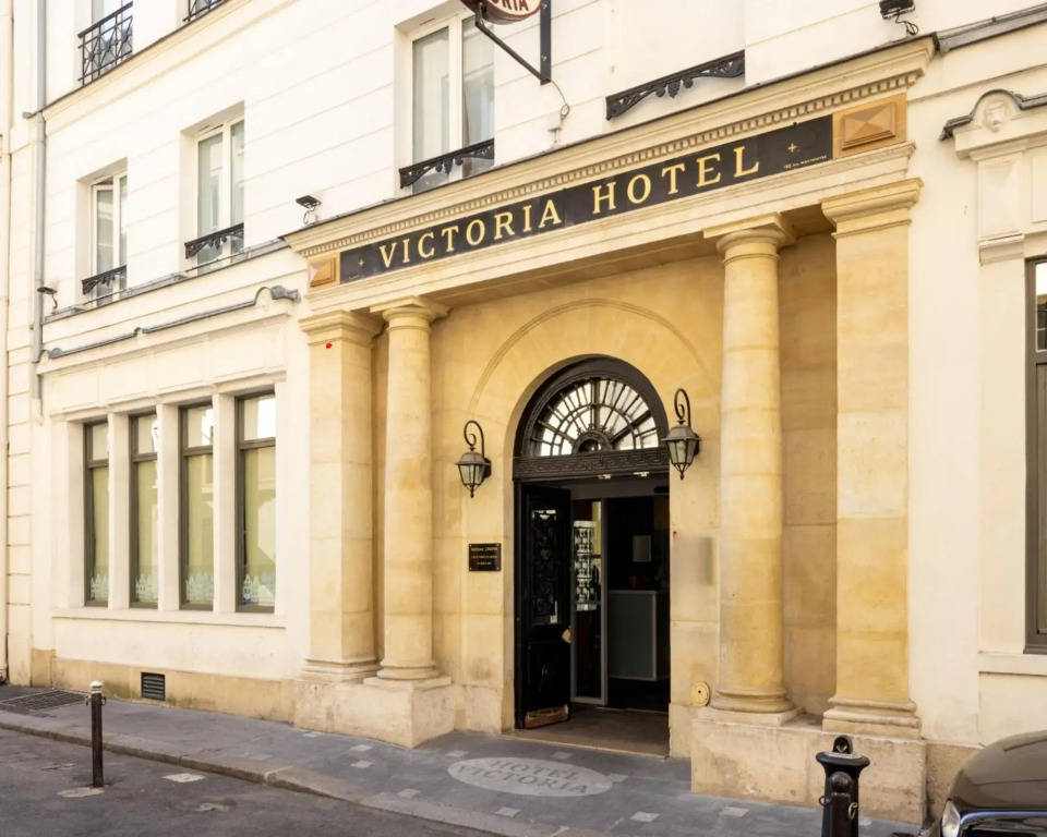 Victoria Paris