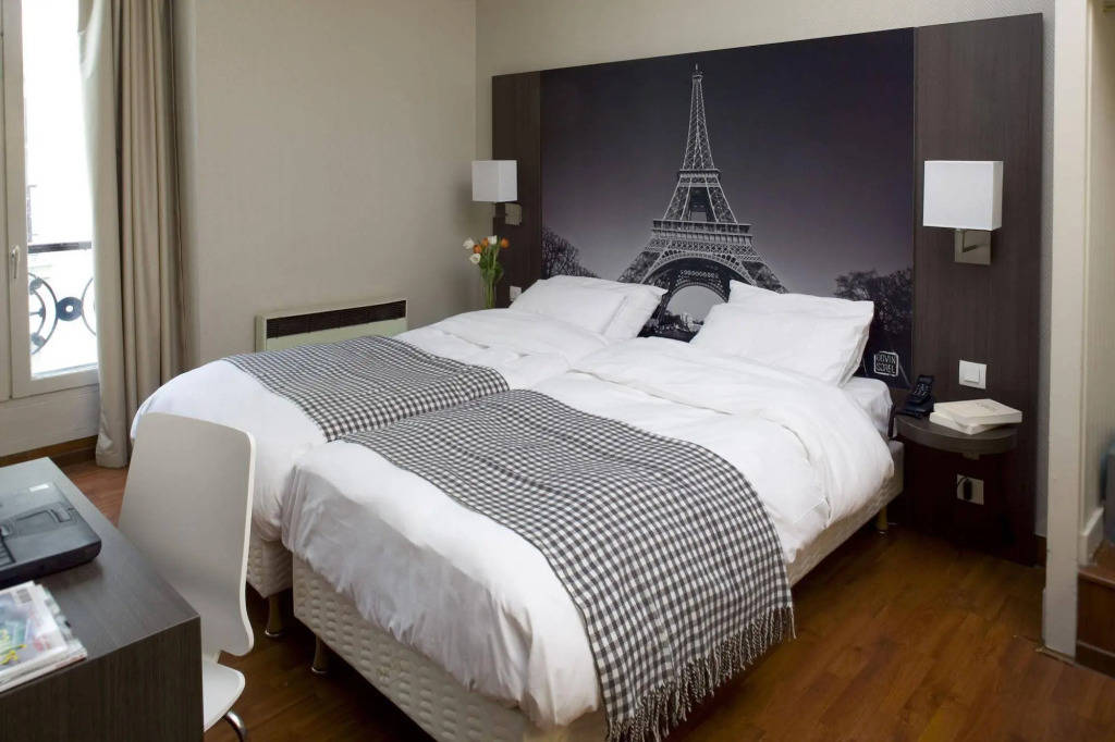 Victoria Paris