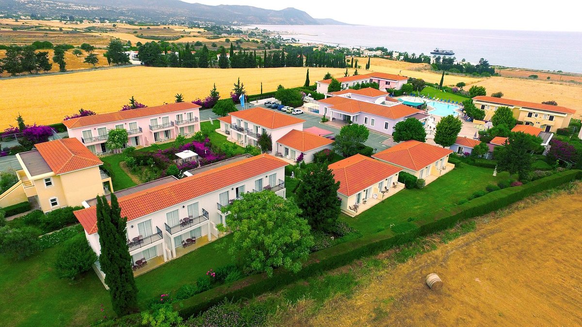 Akamanthea Holiday Village