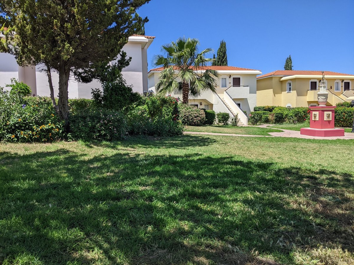 Akamanthea Holiday Village