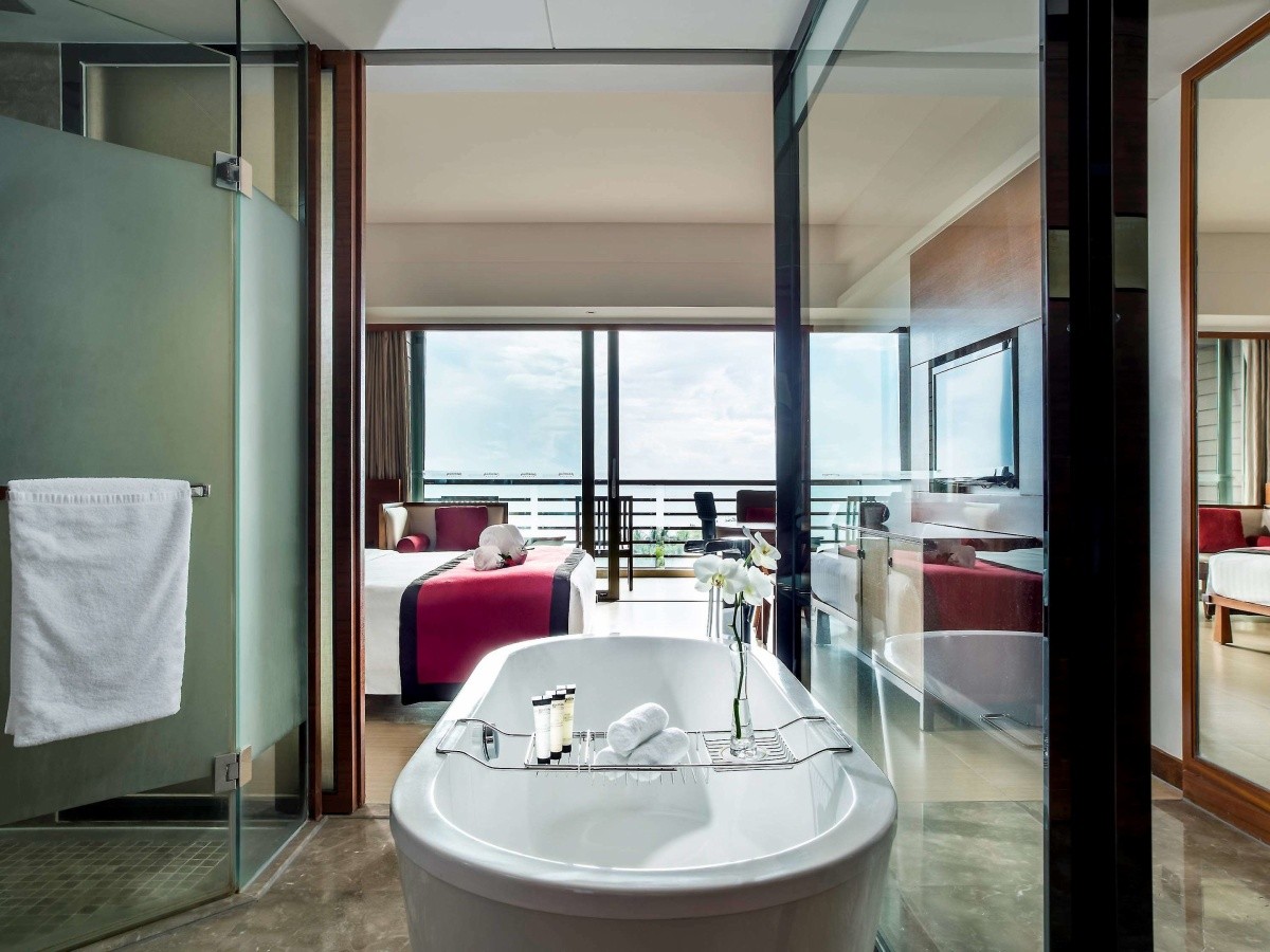 Pullman Oceanview Resort & Spa (Sanya Bay)