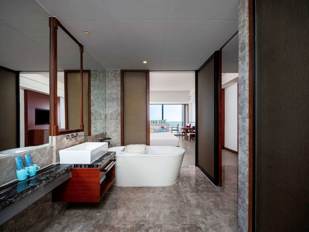 Pullman Oceanview Resort & Spa (Sanya Bay)