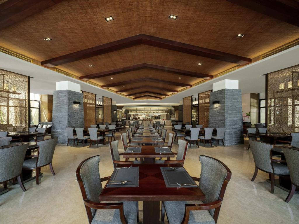 Pullman Oceanview Resort & Spa (Sanya Bay)