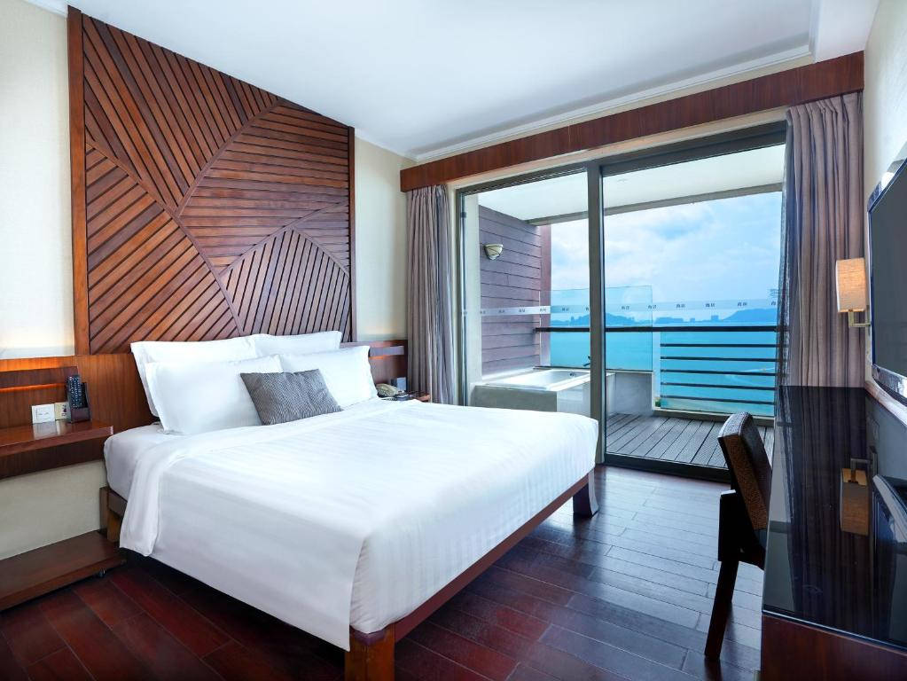 Pullman Oceanview Resort & Spa (Sanya Bay)