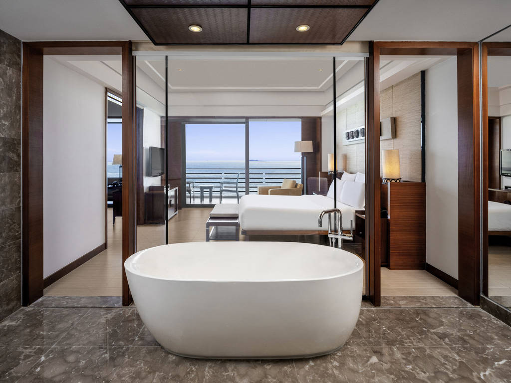 Pullman Oceanview Resort & Spa (Sanya Bay)