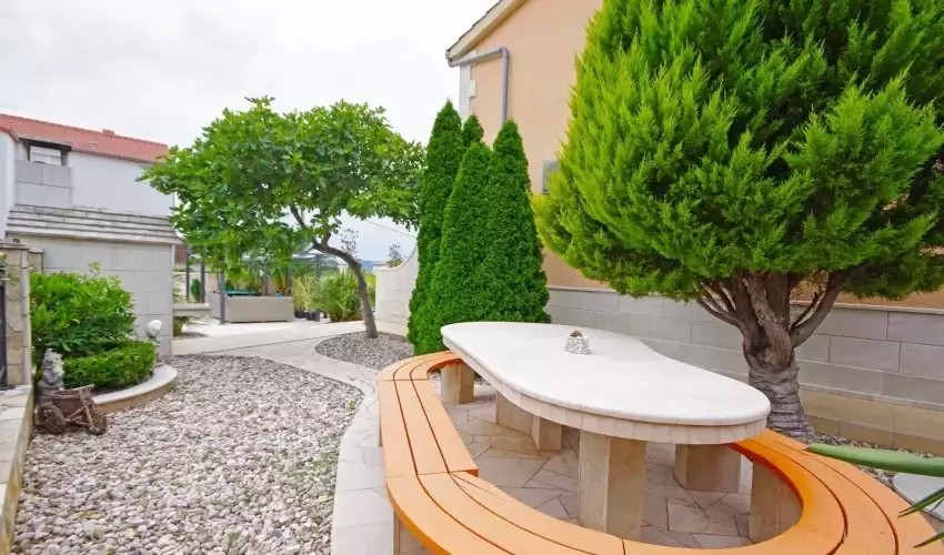 Villa Rosalia (Kaštel Stari)