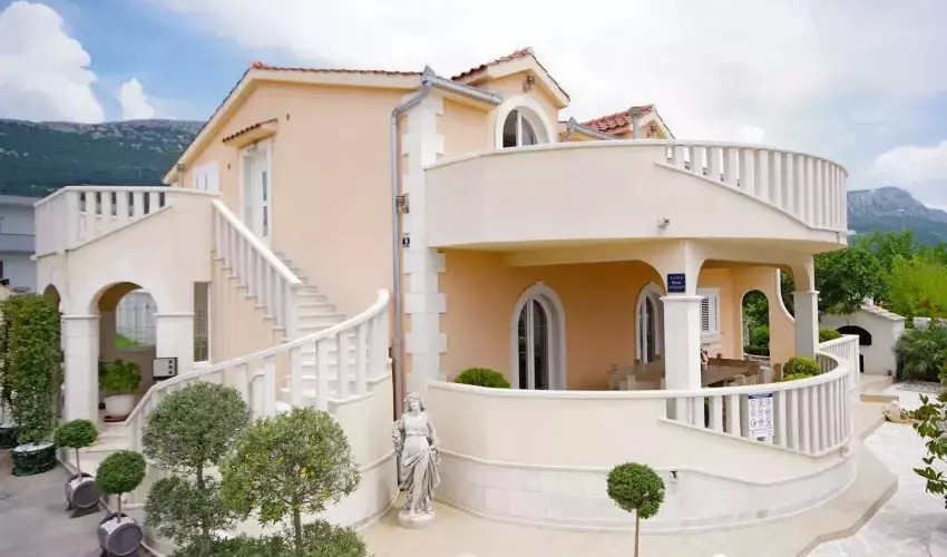 Villa Rosalia (Kaštel Stari)