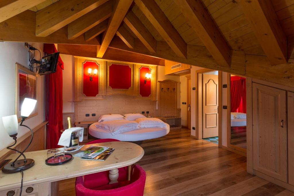 6denní velikonoční zájezd s polopenzí a skipasem – hotel Arisch