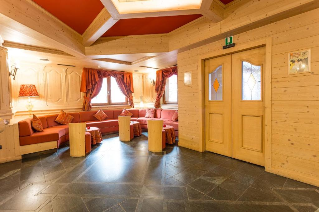 6denní velikonoční zájezd s polopenzí a skipasem – hotel Arisch