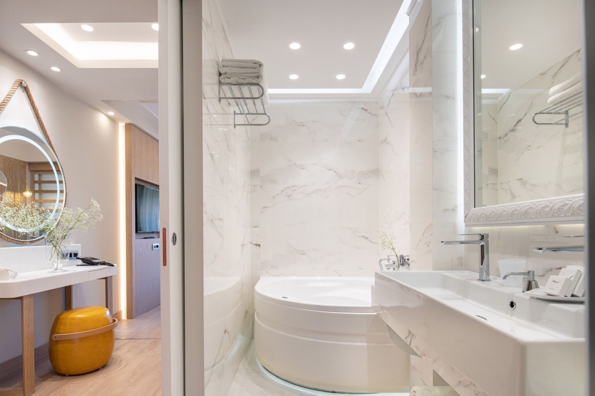 Anthemus Sea Beach Hotel & Spa