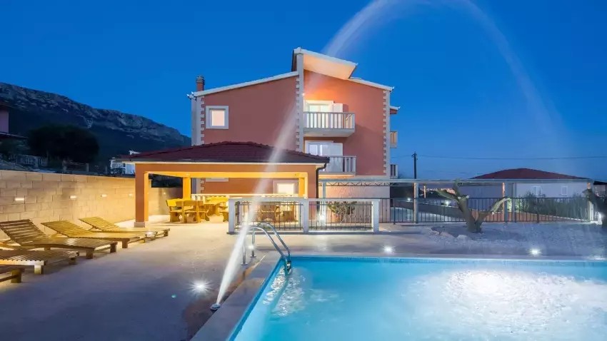Villa Luma (Kaštel Sućurac)