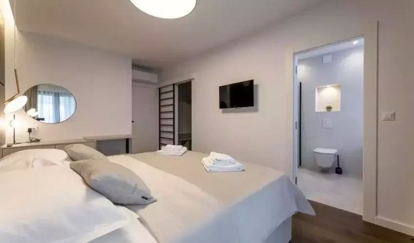 Villa Miamore (Kaštel Stari)