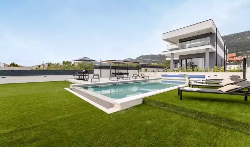 Villa Miamore (Kaštel Stari)