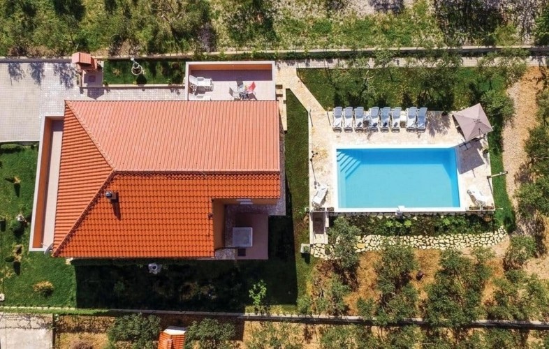 Villa Jelena (Kaštel Novi)