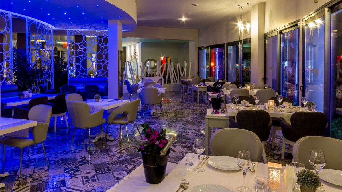 Costa Mare Suites