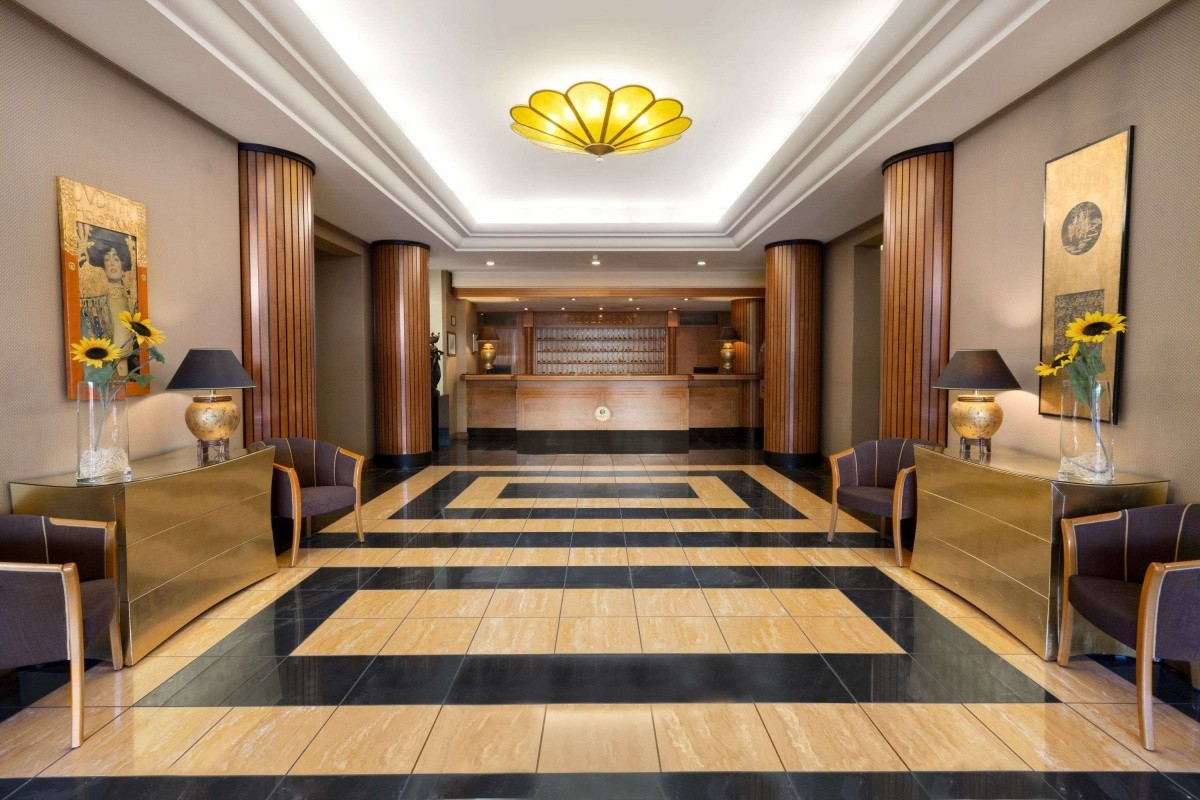 Ramada By Wyndham Naples