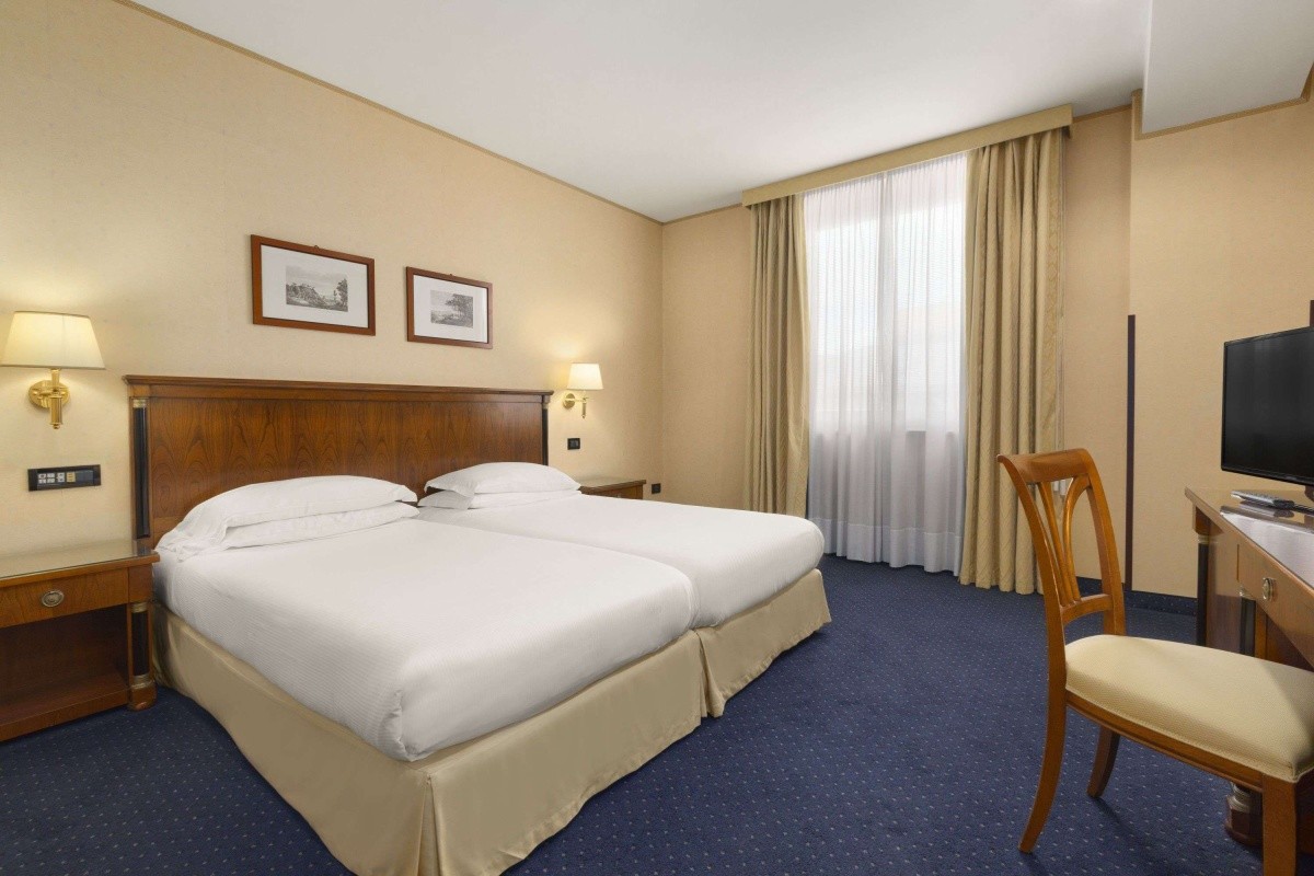 Ramada By Wyndham Naples